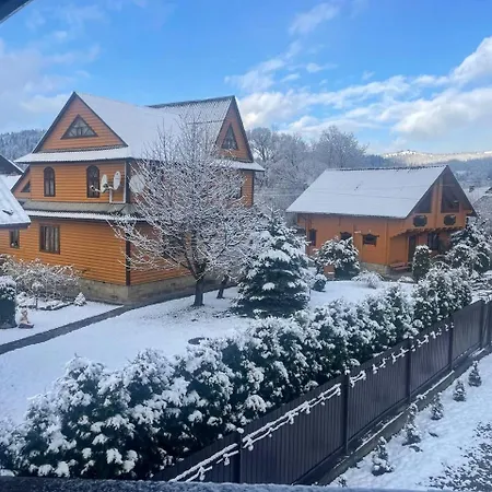 Liz And Sophie Appartement Mykulychyn