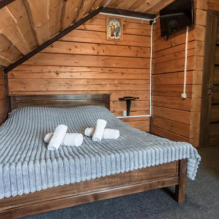 Liz And Sophie Appartement Mykulychyn